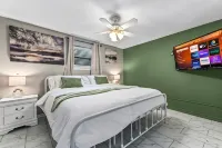 Sunset Serenity -Lakefront- HotTub - TheatreRoom - FirePit - GameRoom - BoatDock - 民宿