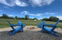 Peaceful Farmhouse Retreat: Hot Tub & Country Side Views. Pets Welcome! Near Avl - Wifi