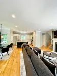 Modern House in Clifton Gaslight - 3 BR 3BA with Walkable Shops and Restaurants - Bungalows