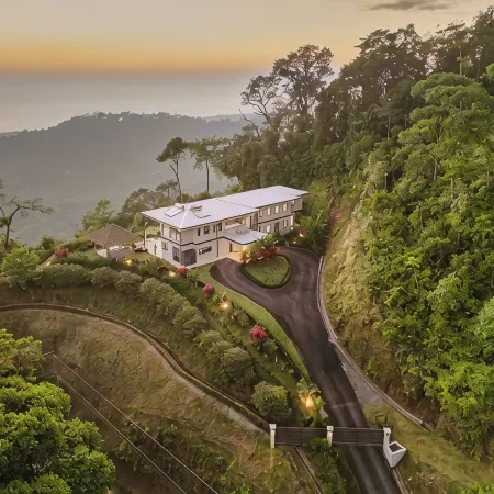 Casa Montaña - Majestic Ocean Views at Dominical Hills
