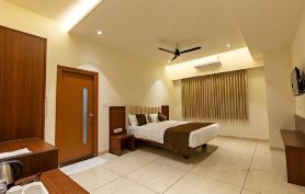 Patel Comforts Inn & Suites