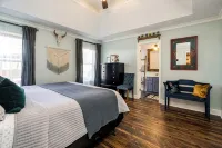 Fabulous 3BR Townhome with Cozy Backyard only 1.4 ml from Augusta National