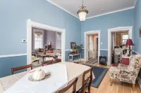 Landmark, accessible home in the heart of Belleville’s historic downtown - Wifi