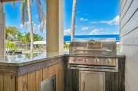 Rivers Edge Oasis, Our Secluded Paradise-Sleep 21+ "NEW LISTING" - Homestays