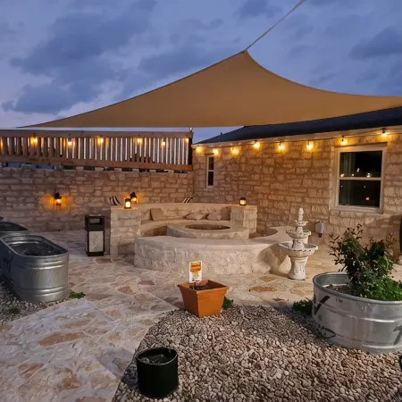Serene Escape Villa: Pool, Hot Tubs, Games, Sauna, & Steam Room & much more fun!
