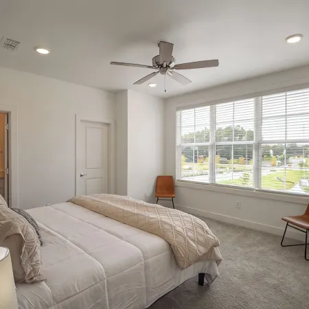 New  3BR/3.5BA condo 1.2 miles from MSU and 1.9 miles from the Cotton District!