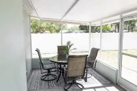 NEW! The Seafoam Bungalow - close to beaches! - 2-Star