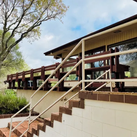 Spa, 5 minutes from Sequoia National Park. Spacious, convenient and private.