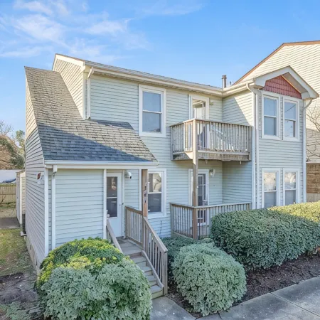 Charming Beachside Duplex: 2 Units -3 Bedrooms-each. Ideal for large families