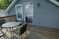 House of TarTar with Year Long Hot Tub Next to Adorable Downtown Valparaiso - 4-stjärniga