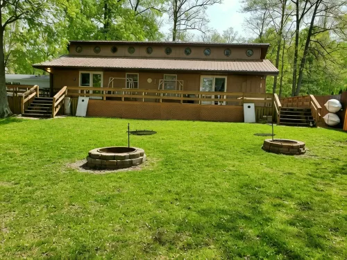 Peaceful Lake House Cabin 1, Kayaks Provided Free, Direct Water Access! - 3-Star