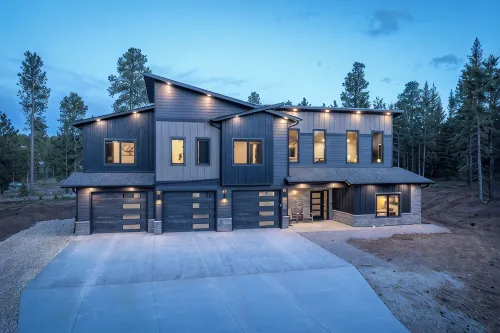 Luxury property with 5 King Suites Air Conditioning, Pool Access, Hot Tub & Wifi - 홈스테이