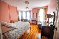 The Gregory House in Southern Maine close to many beaches & popular destinations - Wifi