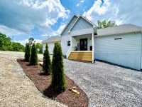 New! Private 5BR 5,000 SqFt Lake House on 7 Acres - 무료 와이파이