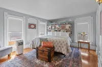 Quaint 4 Bedroom Home Just A Few Blocks To Downtown Lake Geneva - 3-Star