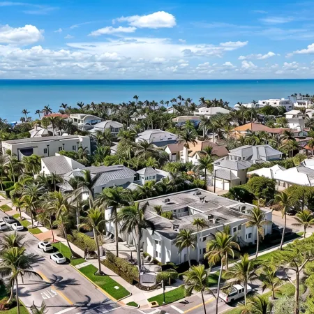 5th Ave Beach Club 1 Bedroom condo 1.5 Blocks from the Beach! Perfect Location!