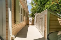 Bottoms up Bungalow - Perfect  2 Bed/2 Bath Private Pool - Private Pools