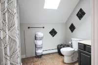 Loft on Main - DWTN, Beach, PVT Deck, Coffee Bar - 4-Star