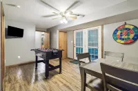 Welcome to “The Retreat on the Hill” – Your Peaceful Lakeside Getaway - Chalets