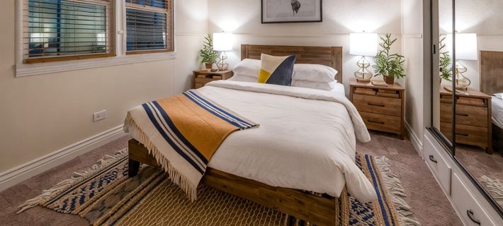Pine Tree Hideaway with flat property/parking Hoteles en Crestline