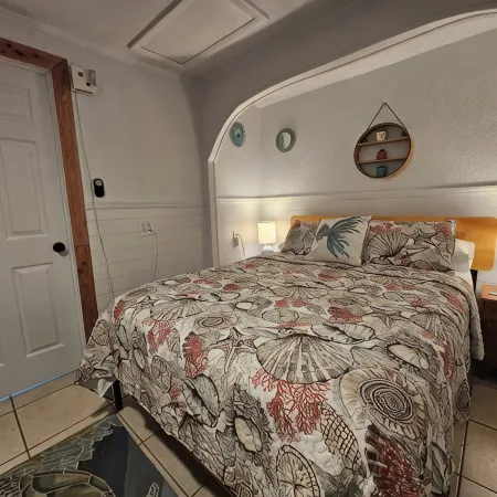 In walking distance from Three Sister's Springs,<br>Hunters Springs, & Kings Bay