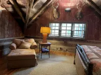 Prospect Mountain Cabin custom log home sportsman's paradise with fishing lake. - con encanto