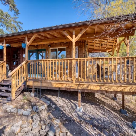 Tranquil Cabin on Sleeping Child Creek