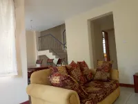 Private Home 4 Bedrooms 4.5 Bathrooms - parking