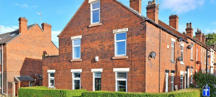 Spacious 4Br, Parking, Near Centre, Accommodates 7 Hotels in Sheffield