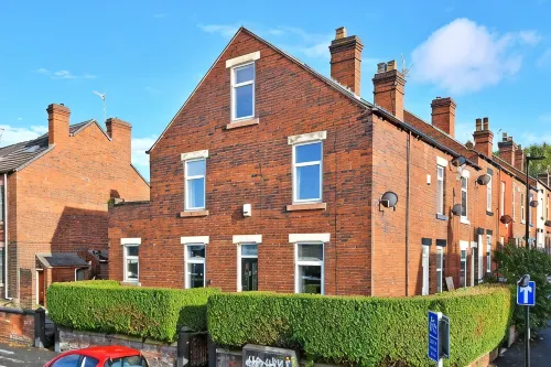Spacious 4Br, Parking, Near Centre, Accommodates 7 - 4-Sterne