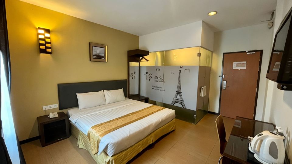 8 Days Boutique Hotel Impian Emas