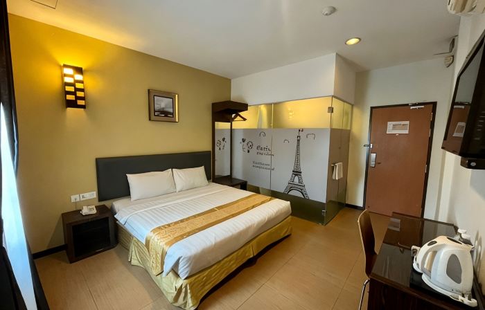8 Days Boutique Hotel Impian Emas