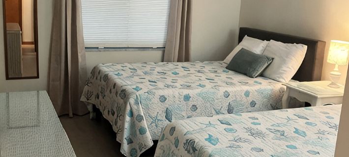Ocean view, bldg is beachfront, located near restaurants, popular attractions. Hoteles en Cocoa Beach