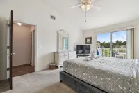Escape to our charming 3B/2B condo near Disney! with backyard lake view - 絶景