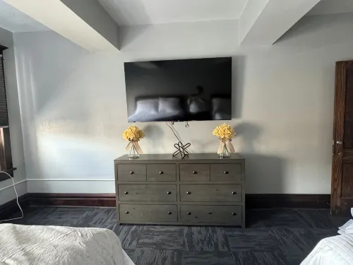 Historic Downtown Apt Steps from Eateries & Wvu - 3 stjerner
