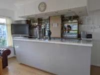Cottage Court Hotel - Baarit