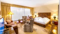 Dominik Alpine City Wellness Hotel Brixen - Adults Only - Balkoner