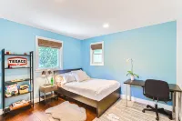 Stunning Family-Friendly Home with Pool! 10-Min to CU Campus & Downtown - 4 étoiles