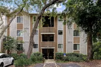 Short walk to the beach- 2BR, 2BA “Tranquility on Amelia" - 2-Star