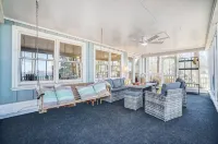 Ultimate Family Lakehouse- wide water views! - ブティック