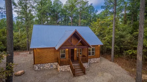 Romantic Music-Inspired Cabin with Hot Tub, Spa Bath, Outdoor TV & Fireplaces - Romantic