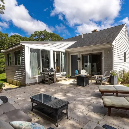Coastal Cape Cod 3 bedroom close to the beach, bike path & ponds!