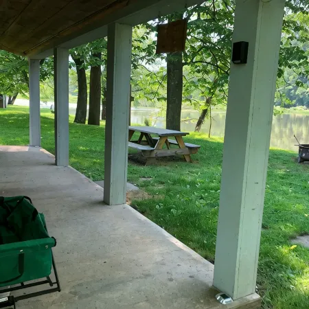 Cozy and relaxing, Modern Creekside, Trailside, Waterfront  Cottage, fiber Wifi