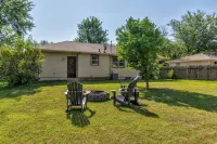 Des Moines Entire home  3 Bdms King; Queen; Twins  quiet near High Trestle Trail - Kitchens