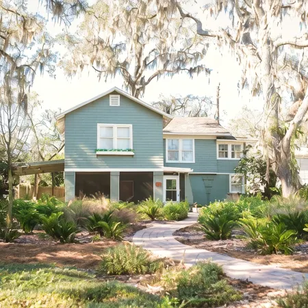 Charming 1920's House - pet friendly, 45 minutes from beach & attractions!