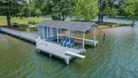 LAKE FRONT WITH GORGEOUS VIEWS & SPACIOUS BACKYARD + LOTS OF AMENITIES - 3-Star
