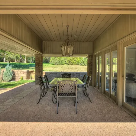 Resort living in Edmond with pool & tennis court!