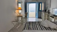 Santorini Theasis Suites - 2-Star