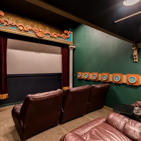 The Downtown Omaha Oasis- over 10,000 sq ft includes arcade & rooftop w/ hot tub