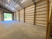 TAKE IT EASY Fishing Cabin. Large enclosed bay for storing the boat. - 4つ星